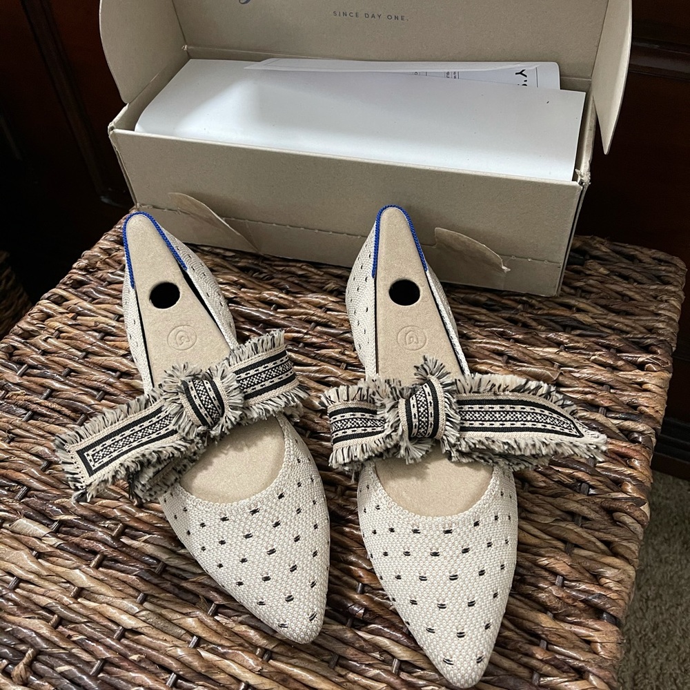 Rothy’s Tuxedo Mary Janes sz 11. New